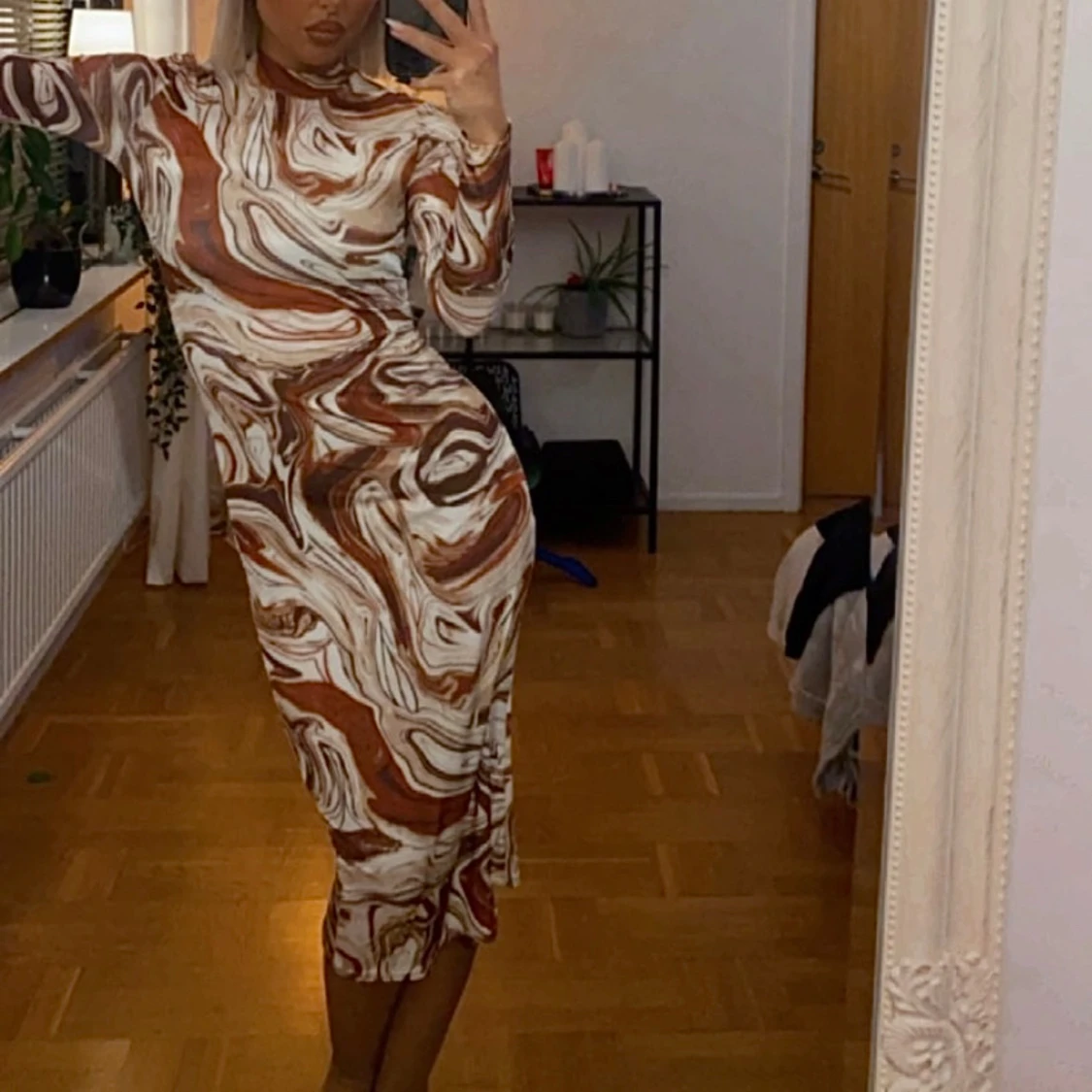 Mönstrad långärmad klänning - 2