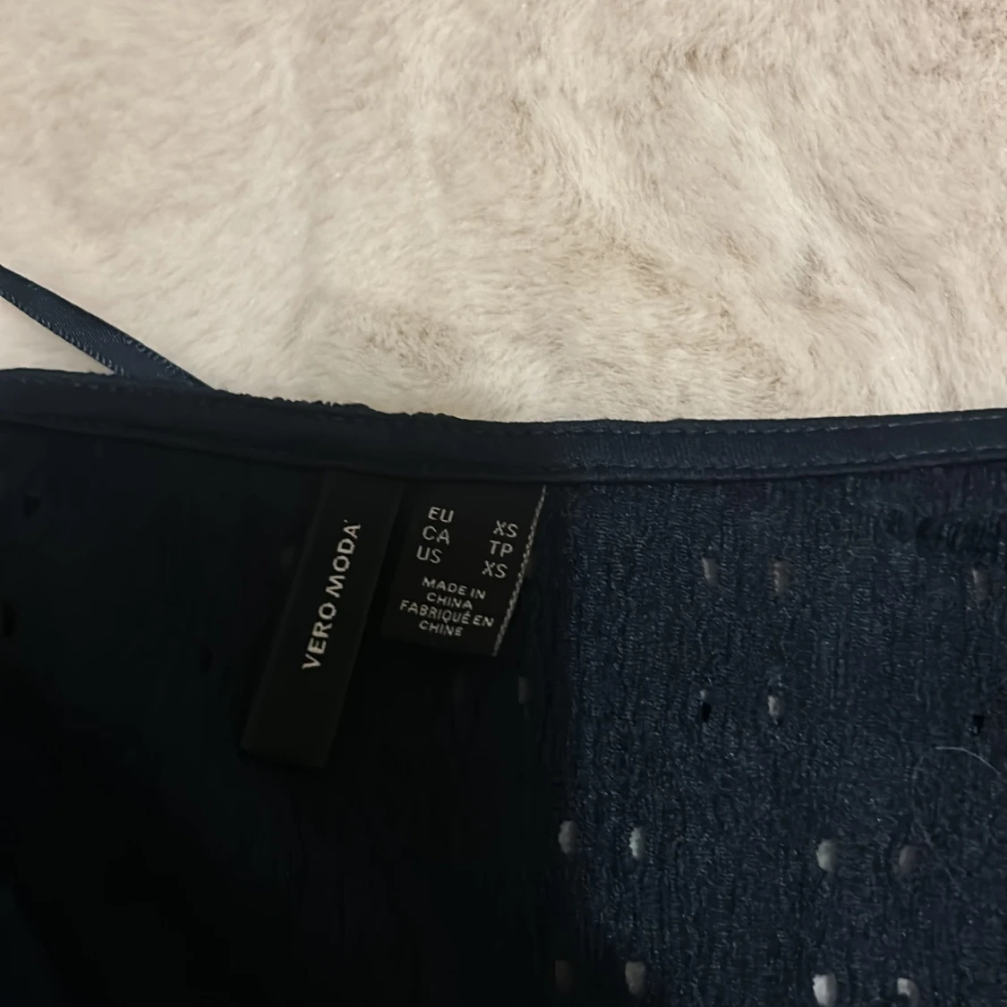 Mörkblå blus från Vero Moda - 2