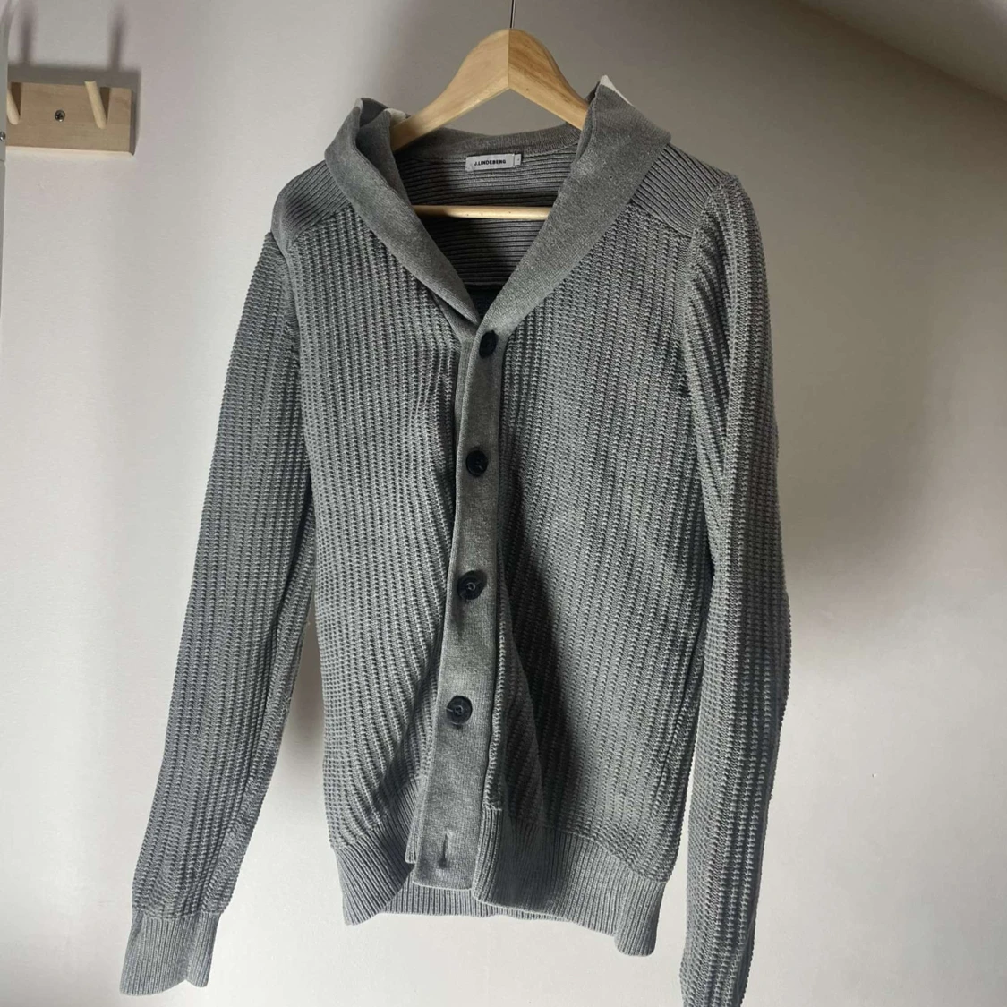 Grå kofta från J.Lindeberg