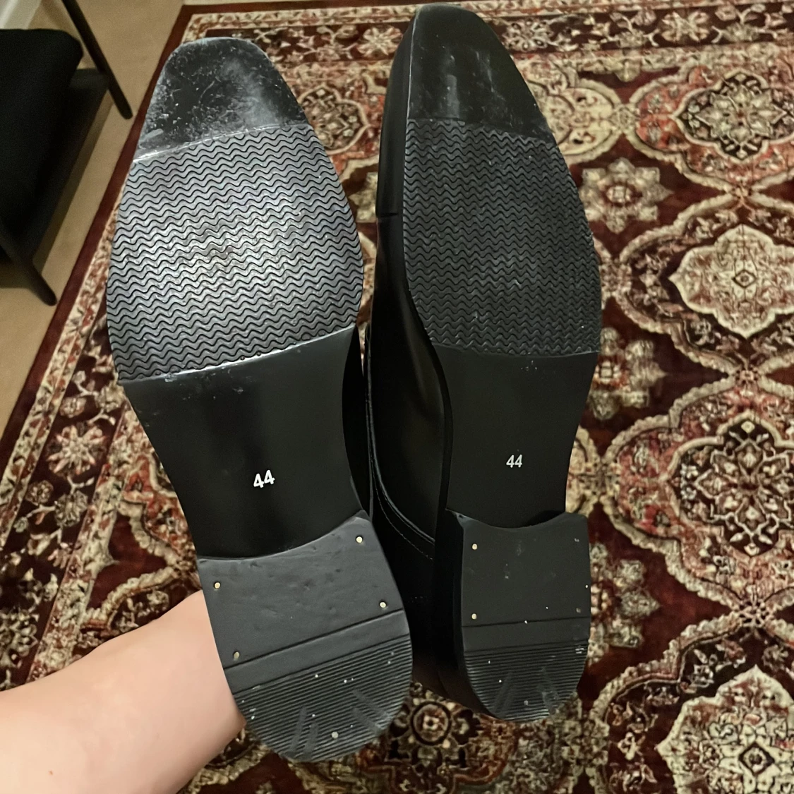 Svarta skinnskor med spännen - 1