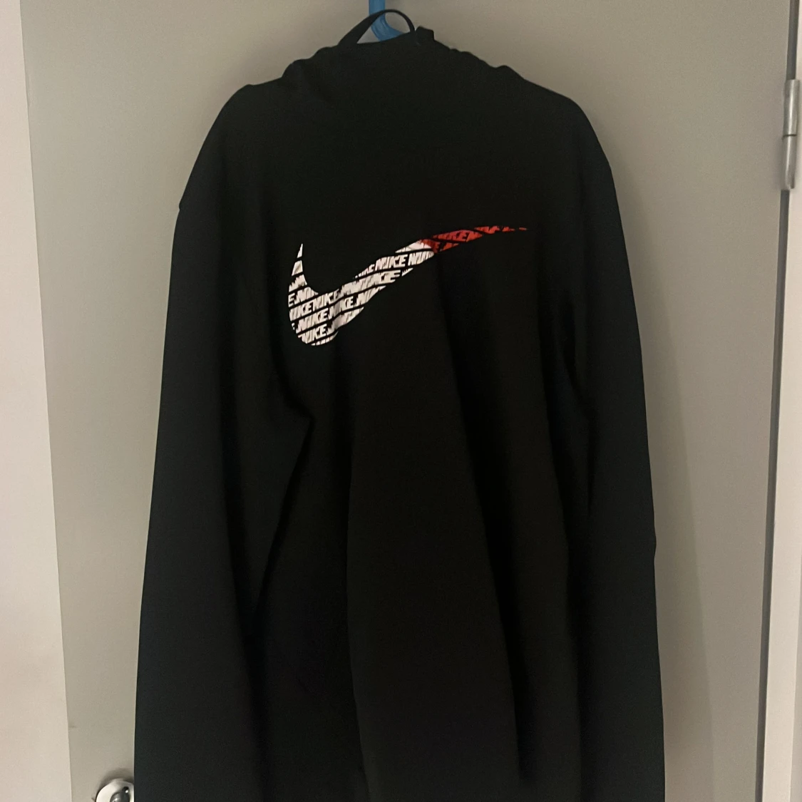 Svart hoodie från Nike