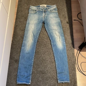 Jacob Cohën jeans - Säljer mina sjukt snygga Jacob cohën jeans då de inte passar. Storleken är 30 men de sitter mer som 30/32. Vid frågor eller intresse är det bara att skriva!