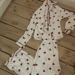 Hm pyjamas - Hittade den på hm! Superfin men för liten!❤️🤍 
