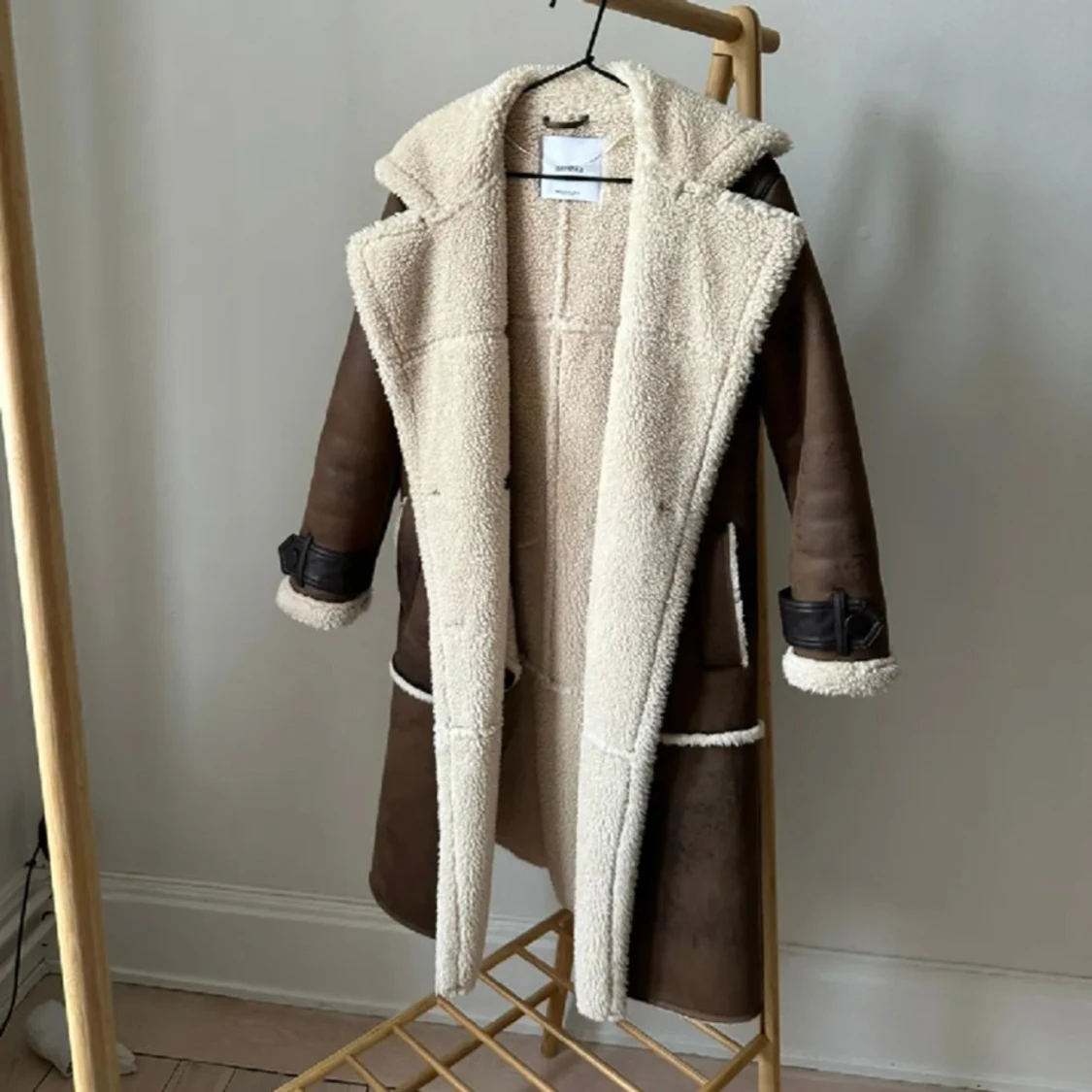 Brun pälsjacka med teddyfoder