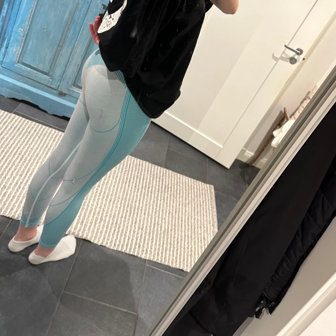 Ljusblå leggings med turkosa detaljer - 1