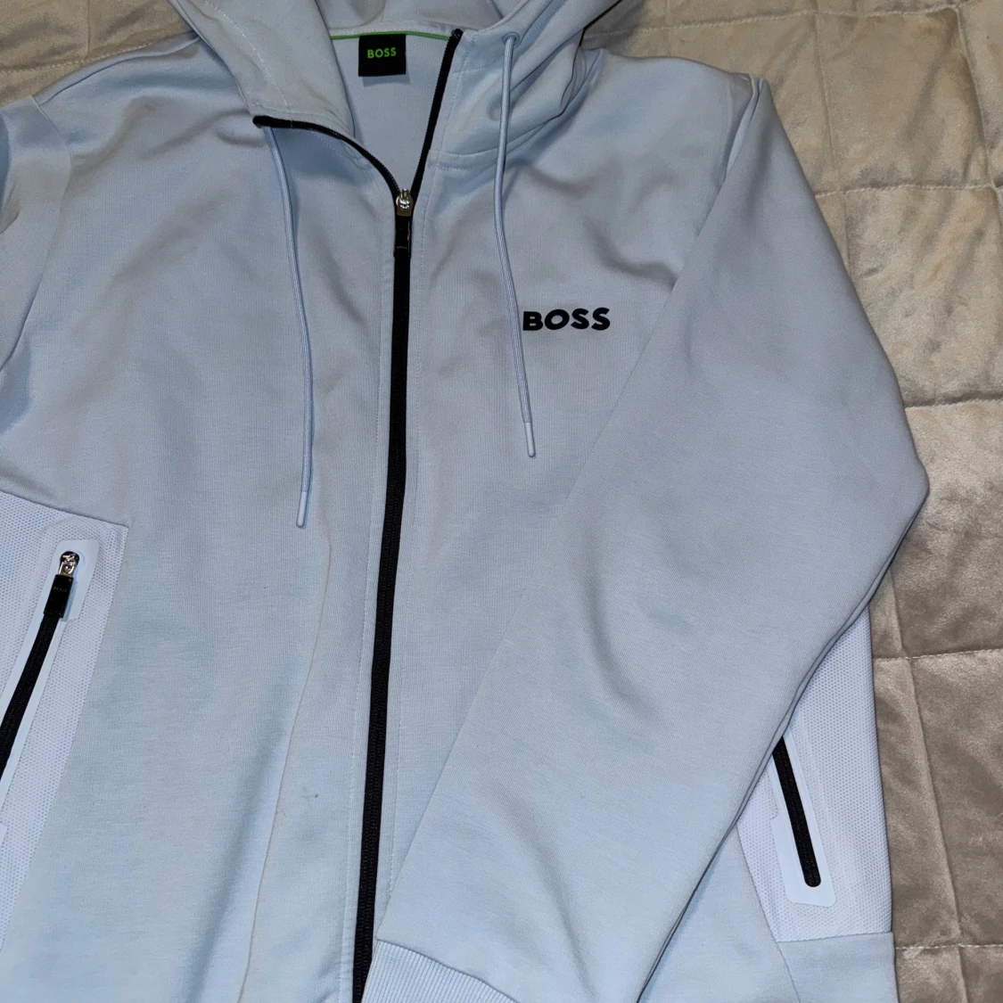 Ljusblå hoodie från Boss