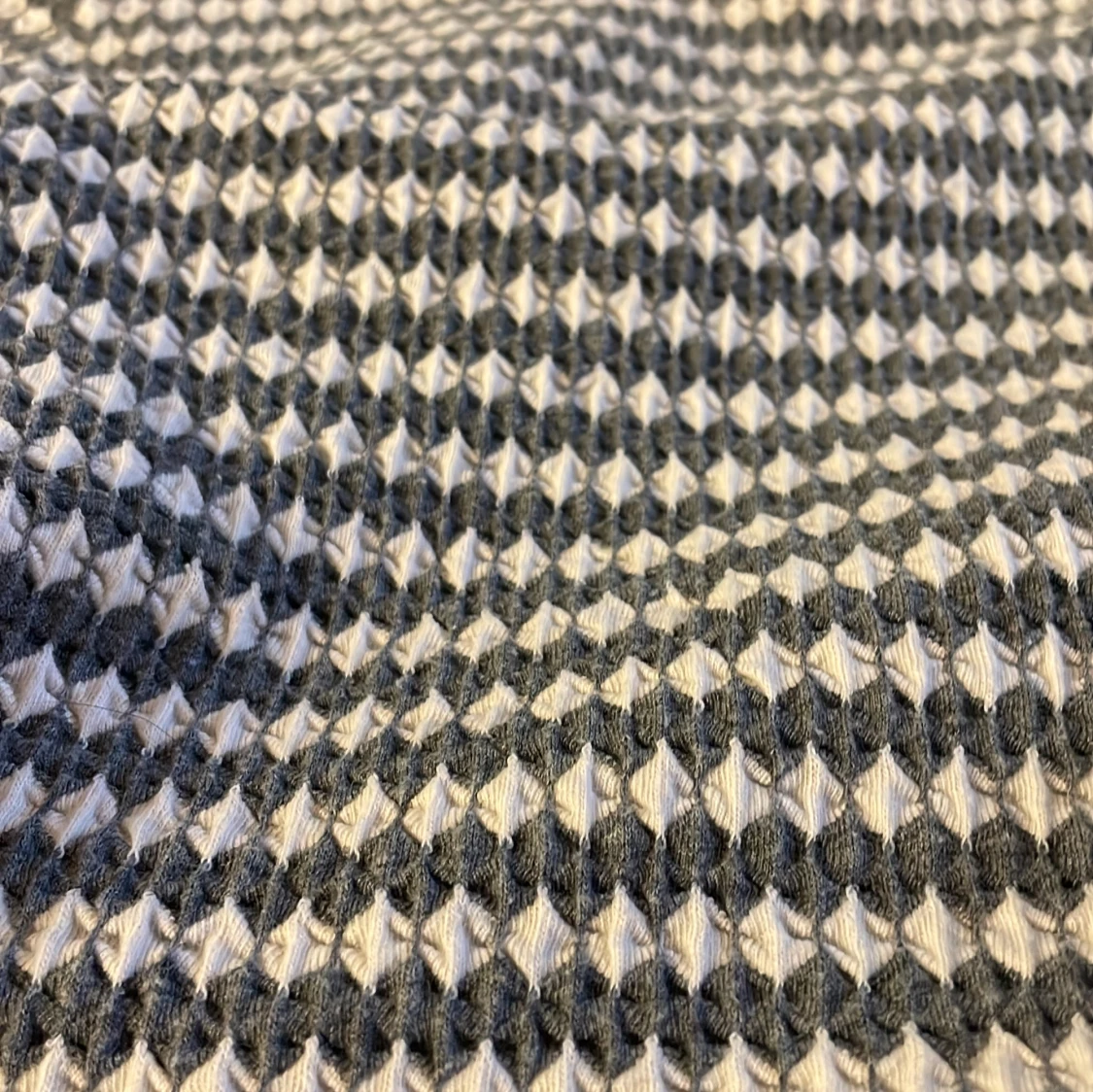 Grå och vit mönstrad tröja från Stockh LM - 4