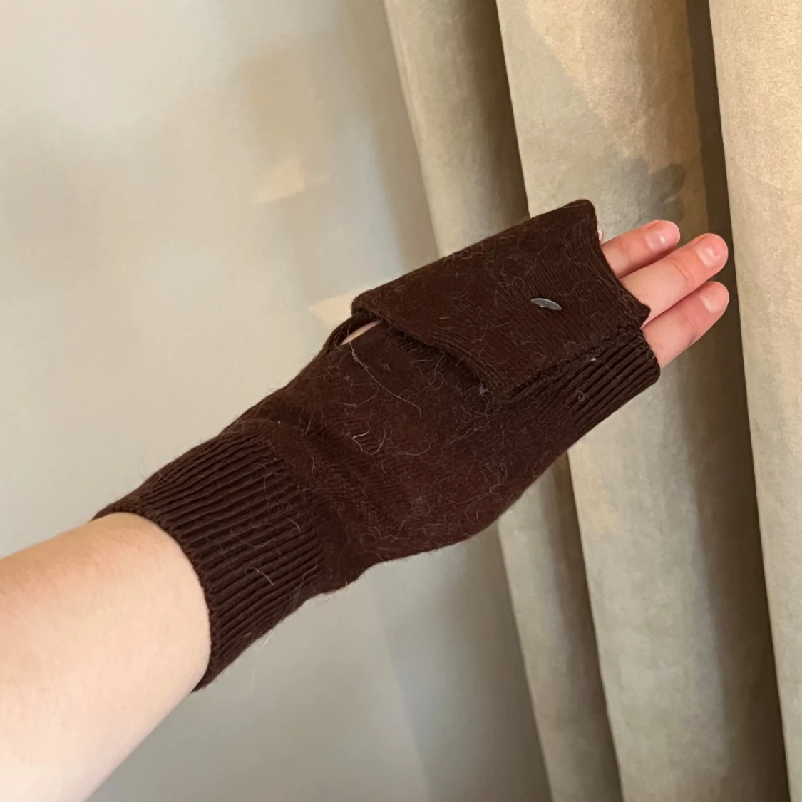 Bruna fingerlösa vantar - 90