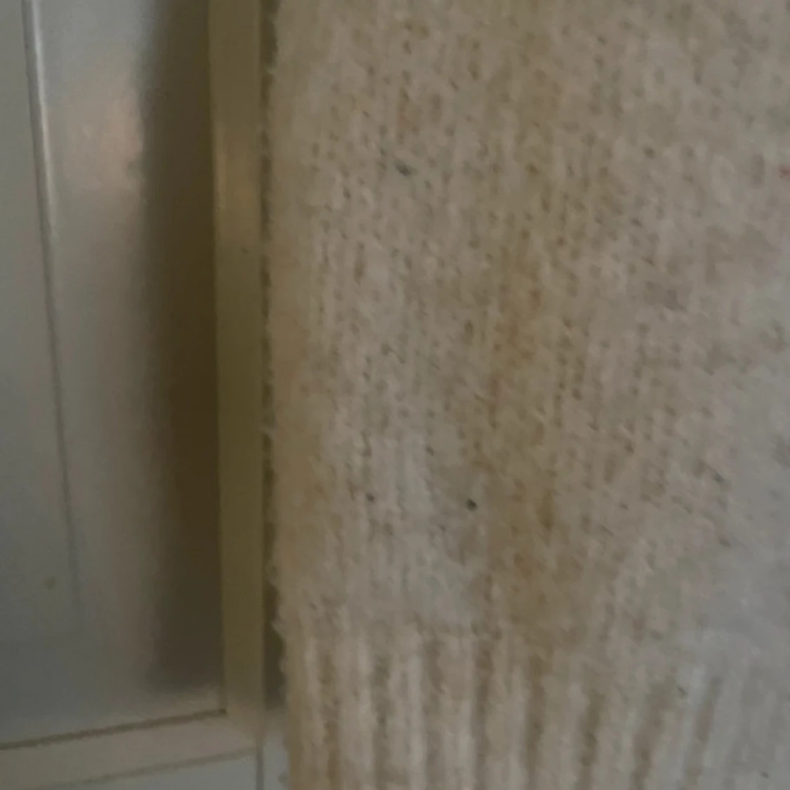 Beige stickad tröja med mönster - 91