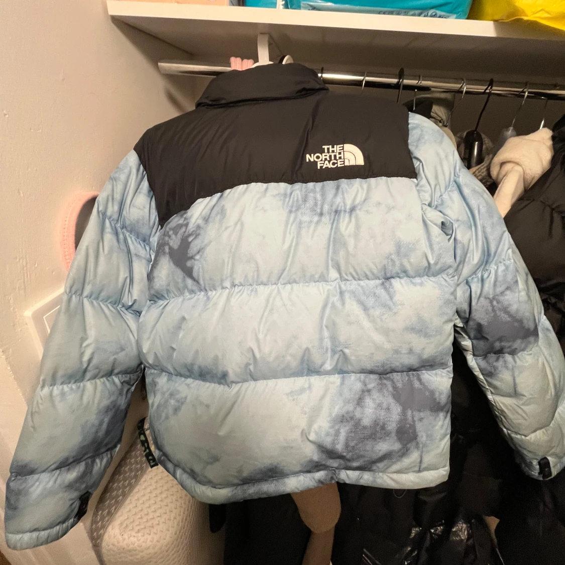 Blå och svart pufferjacka från The North Face - 93