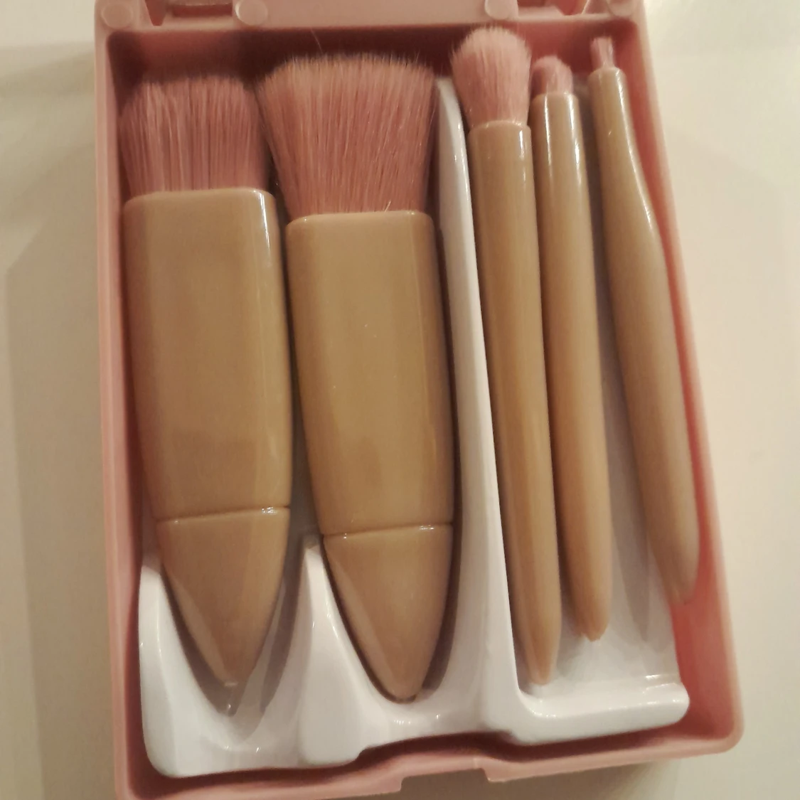 Sminkborstset i rosa etui - 90