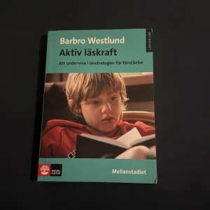 Aktiv läskraft: Att undervisa i lässtrategier för förståelse - Boken 'Aktiv läskraft' av Barbro Westlund fokuserar på att undervisa lässtrategier för mellanstadiet. Boken är i ny skick! Pris kan diskuteras 