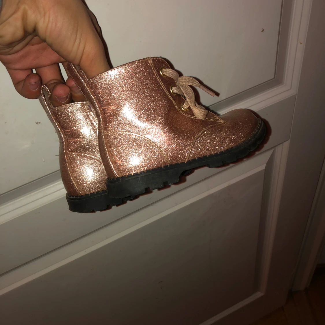 Glittriga rosa boots för barn - 90