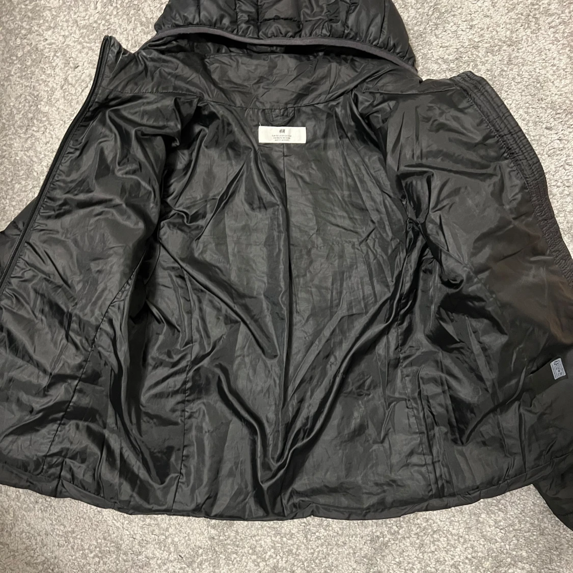 Svart pufferjacka från H&M - 91