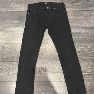 Svarta lee jeans  - Skick 8/10, storlek w32 L30 