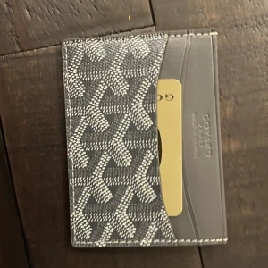 Korthållare - Låda med defekter medföljes.