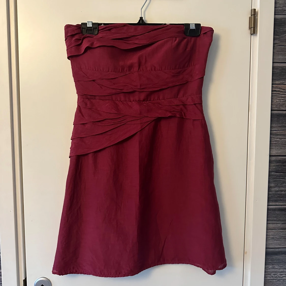 Vinröd klänning från Paris Kate & I