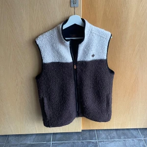 Morris väst - Skicka meddelande vid funderingar!