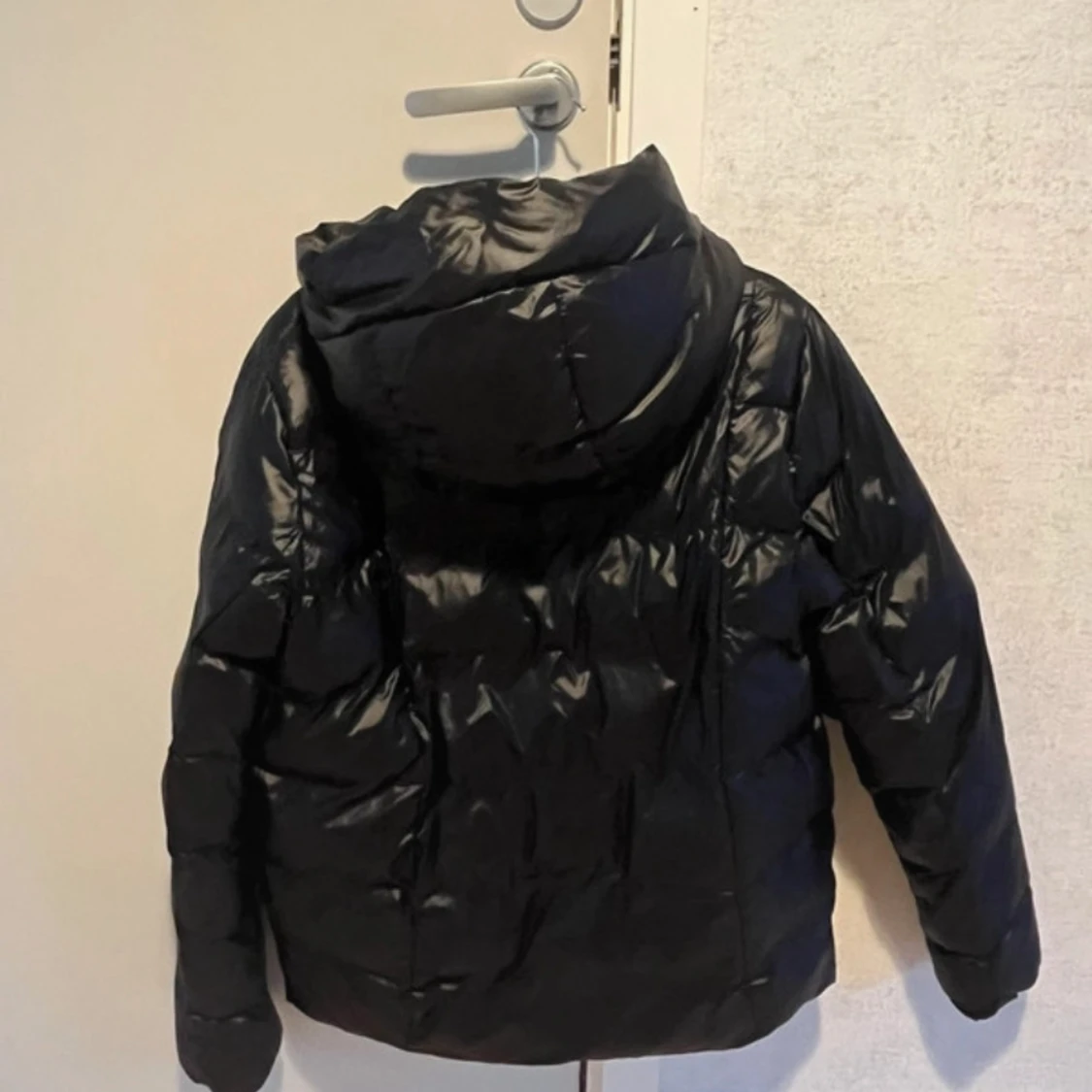 Svart dunjacka från Everest - 90