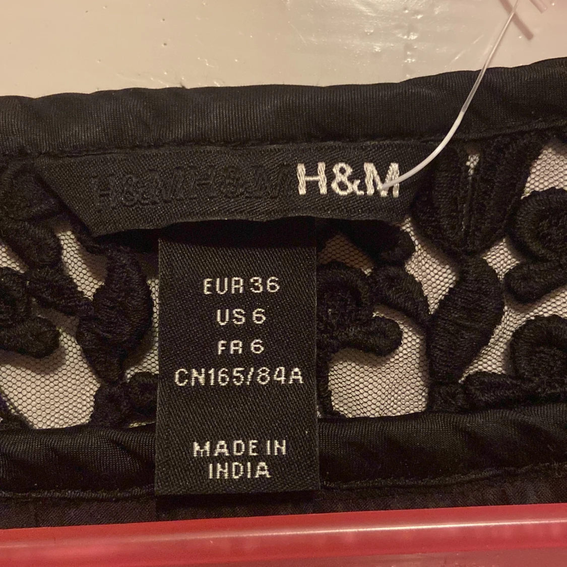Svart t-shirt från H&M - 91