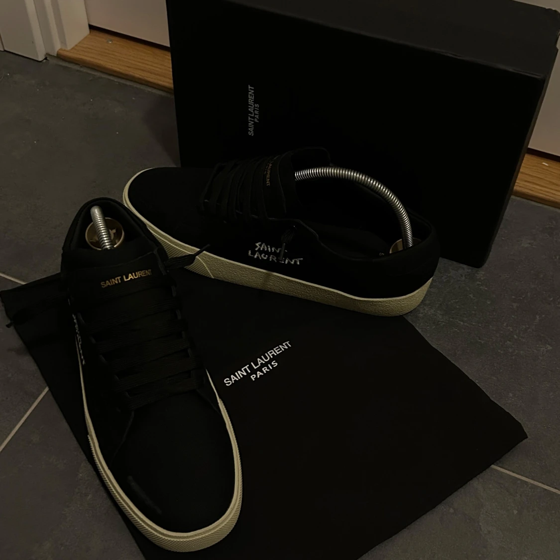 Svarta YSL skor - 91