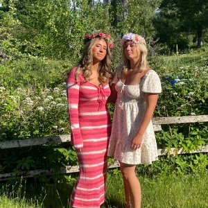 stickad långklänning  - En rosa stickad långklänning från NAKD🩷Säljs inte på hemsidan längre och har endast använts en gång!🩷kan tänka mig gå ner i pris vid snabb affär 