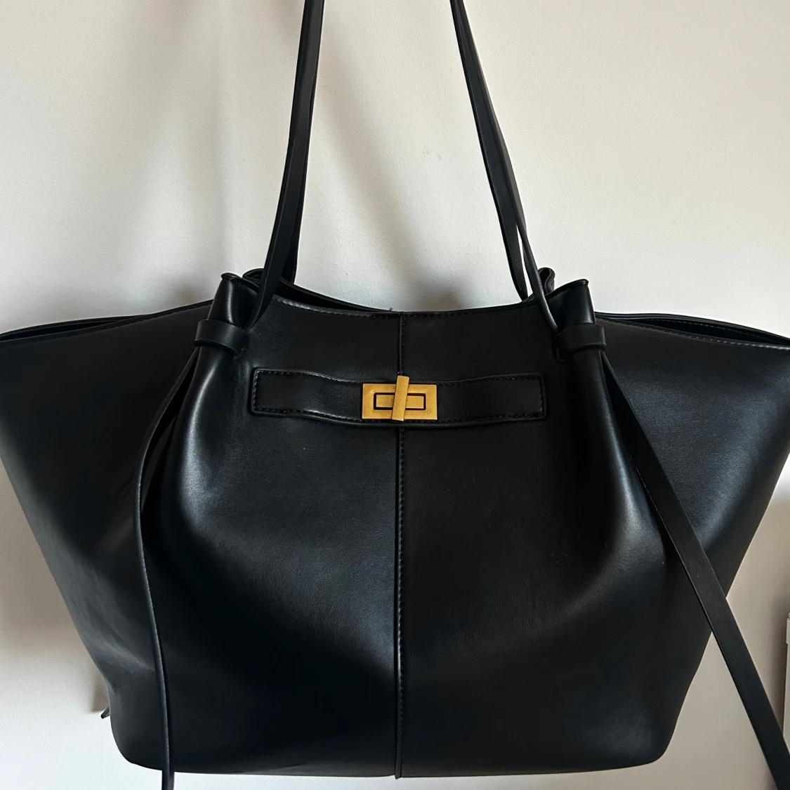 Populära väskan från Gina Tricot  - 90