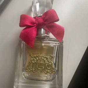 Parfym från viva la juicy - viva la juicy, för dig som vill testa parfymen innan du köper en ny💕