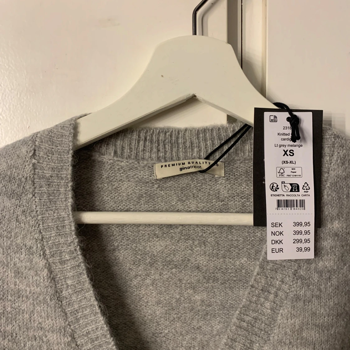 Grå omlottkofta från Gina - 92