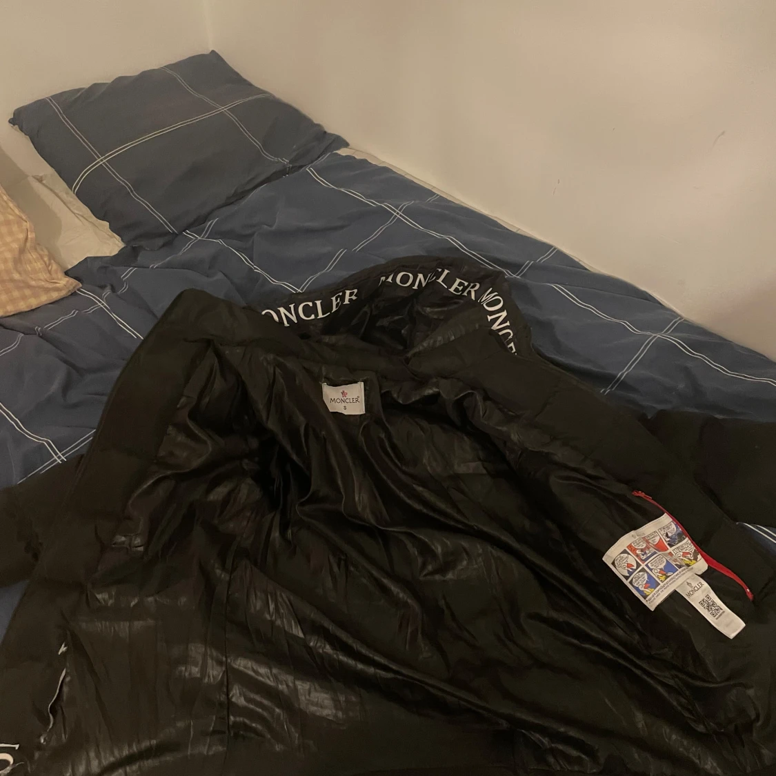 Svart moncler jacka  - 92