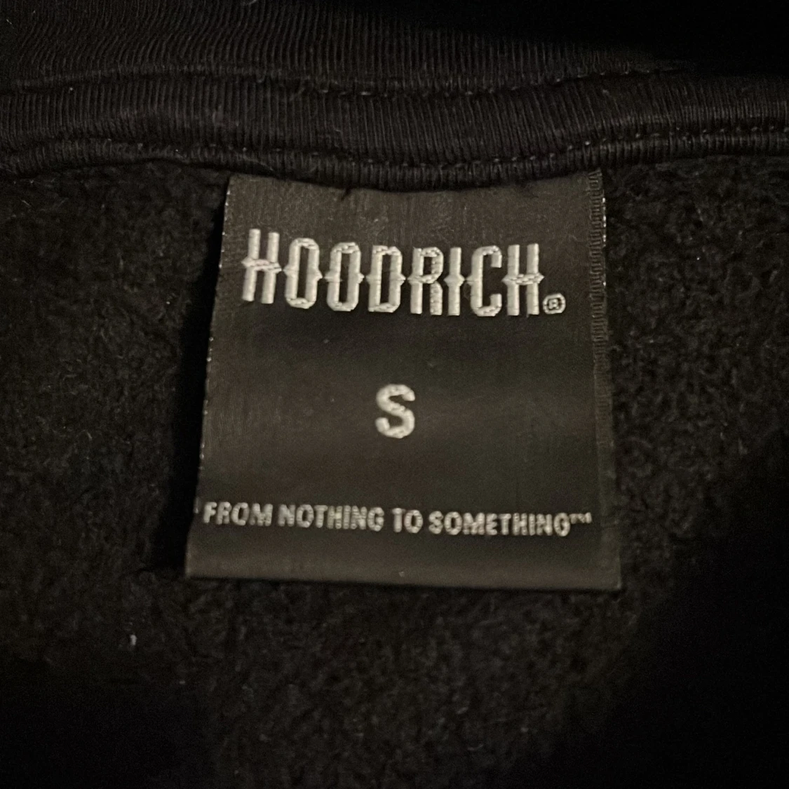 Svart hoodie från Hoodrich - 90