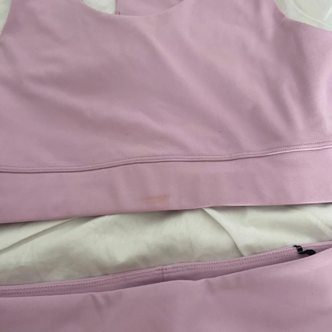 Rosa träningsset från monki - 92