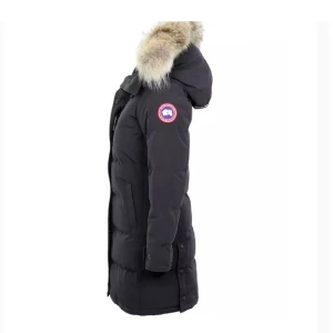 Canada goose  - Hej, säljer min canada goose shelburne. Köpt förra året. Ingen rök lukt och jätte fin skick på jackan. Kvitto ingår. Mitt pris 5000kr