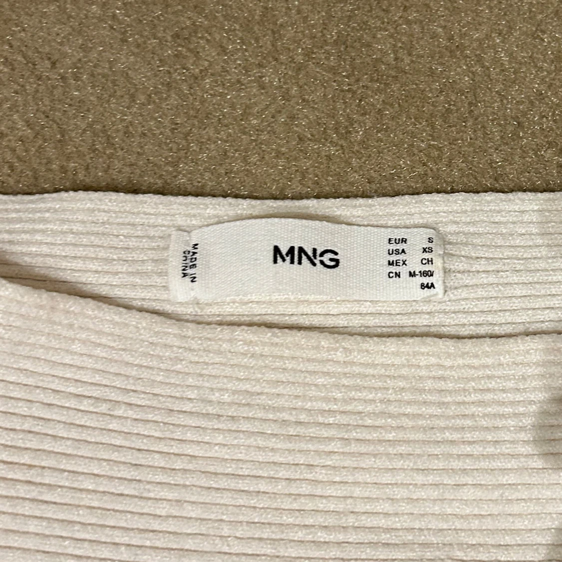 Vit ribbad tröja från MANGO - 91