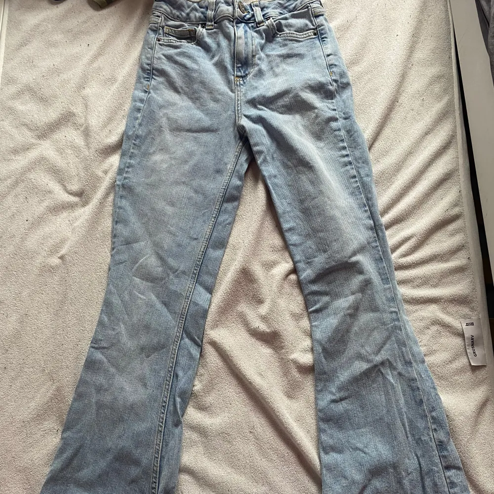 10/10 skick använda 1 gång eftersom dom va för långa för mig 🤍 nypris 800kr. Jeans & Byxor.