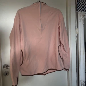 Rosa & Brun Fleecetröja  - sparsamt använd 