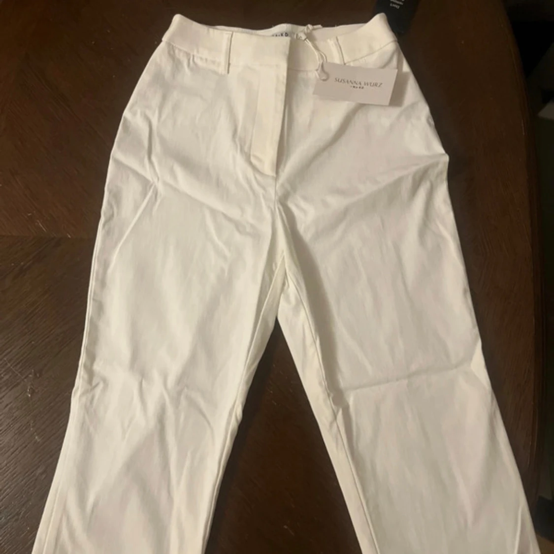 Stilrena vita kostymbyxor till salu! - 91