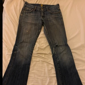 7 forallmankind - Dessa skitanygga jeansen från 7 for all man kind är lite för små för mig nu. Pris kan diskuteras