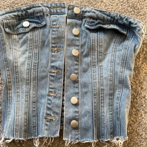 Jeans topp - Aldrig använd, är i nytt skick 