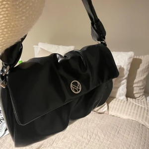 Väska - En svart axelväska i väldigt bra skick💕