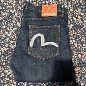 Evisu jeans - Snygga blåa Evisu jeans. Strl 31