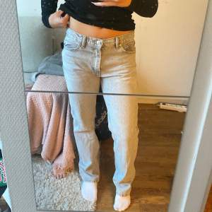 Säljer dessa jeans från gina, nyskick! 🩶🩶🩶🩶