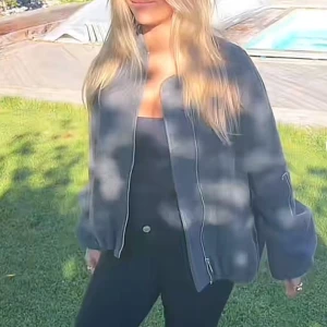 Zara Jacka - Sparsamt använd 