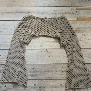Shrug - Shrug/bolero från monki! Väldigt bra skick :)