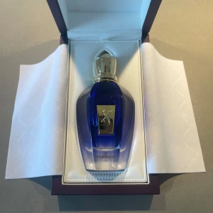 Xerjoff Torino 21  - Säljer dennna Xerjoff parfym endast testad, passa inte rikigt min smak. Inköpt för runt omkring 3500kr säljer för 2,800kr (100ML)