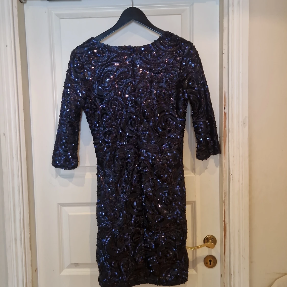 Paljettklänning från Bikbok - 90