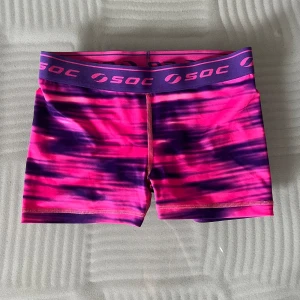 Träningsshorts - Träningshorts från Stadium i storlek 36. Använda några gånger men i mycket bra skick.