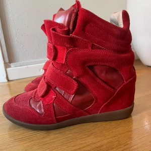 Isabel Marant shoes - Isabel Marant wedge skor, populära och snygga🤗 Skriv gärna privat om fler frågor tillkommer
