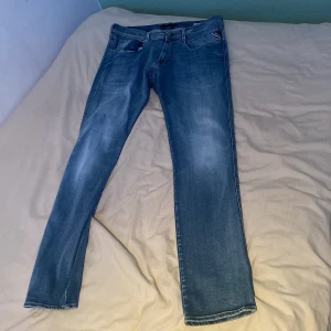 Replay jeans - Ett par riktigt snygga replay anbass, tveka inte på att höra av er, pris kan diskuteras💯💯
