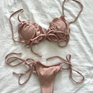 Oanvänd bikini   - Supersöt bikini, aldrig använt. Köpt i en liten butik i Italien 